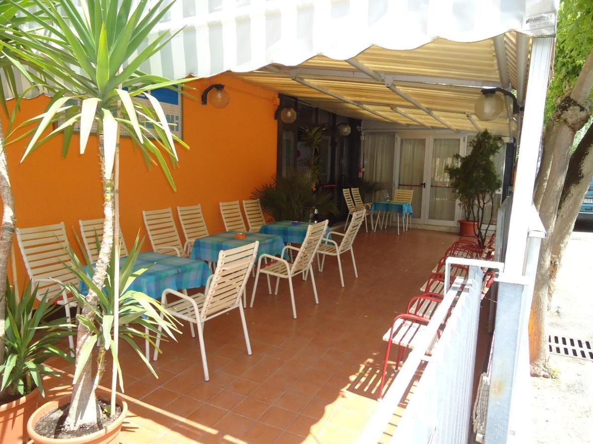 Hotel Castellani Rimini Ngoại thất bức ảnh